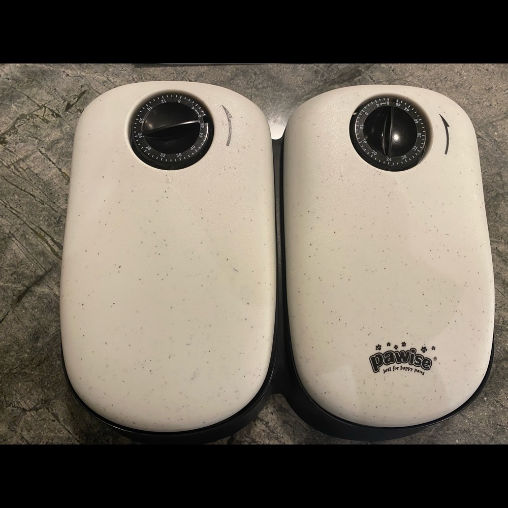 Pawsie Double Feeder